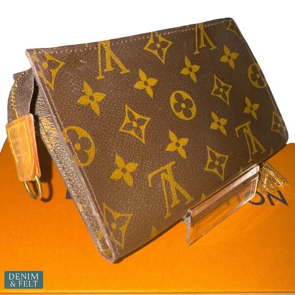 Louis Vuitton Bucket PM Monogram Canvas Pouch w/Tassel Charm Accessory SR1927 - Picture 3 of 15